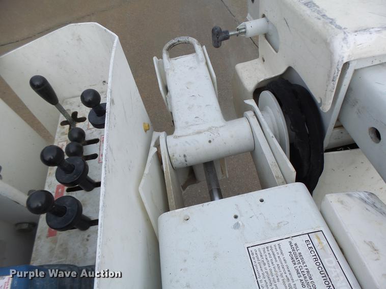 image for item DB9825 2009 Dodge Ram 5500 bucket truck