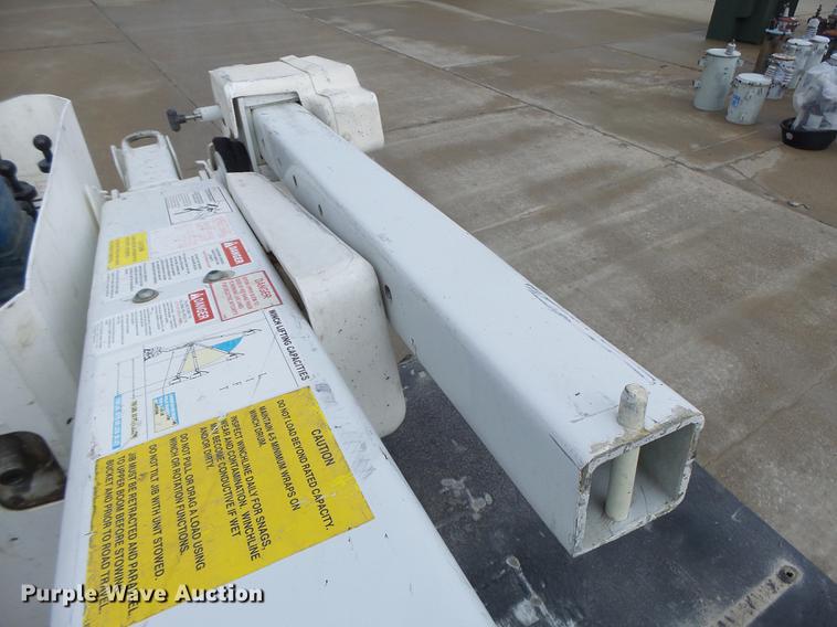 image for item DB9825 2009 Dodge Ram 5500 bucket truck