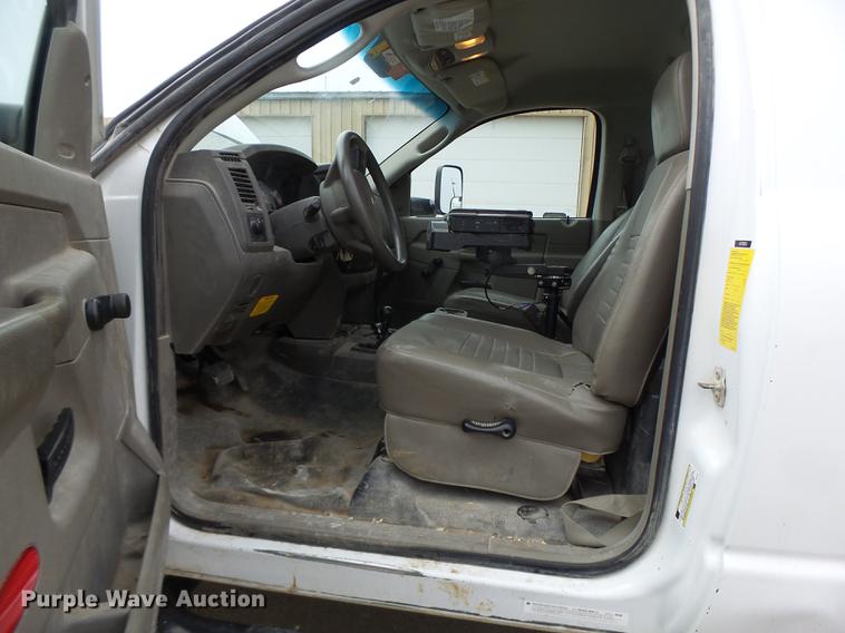 image for item DB9825 2009 Dodge Ram 5500 bucket truck