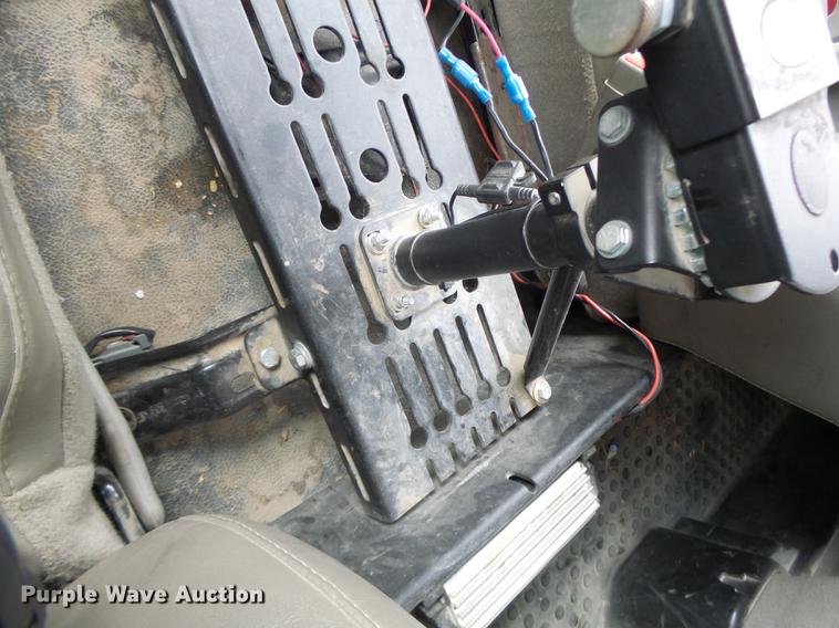 image for item DB9825 2009 Dodge Ram 5500 bucket truck