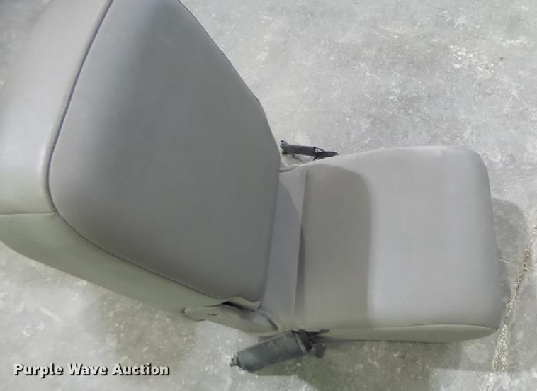 image for item DB9825 2009 Dodge Ram 5500 bucket truck