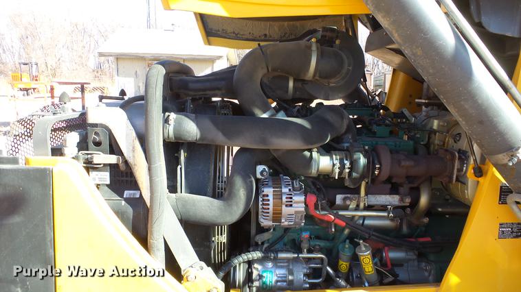 image for item DC0536 2014 Volvo BL70B backhoe