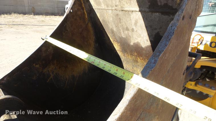 image for item DC0536 2014 Volvo BL70B backhoe