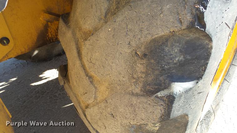 image for item DC0536 2014 Volvo BL70B backhoe