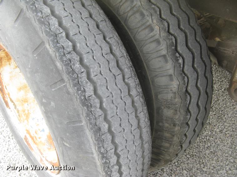 image for item DC2348 1972 Trailmobile dry van jobsite trailer