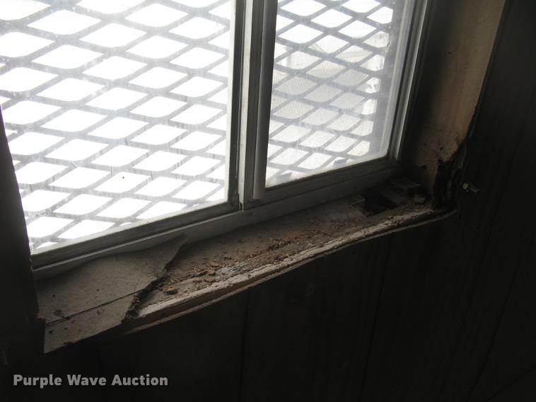 image for item DC2349 1983 Utility dry van jobsite trailer