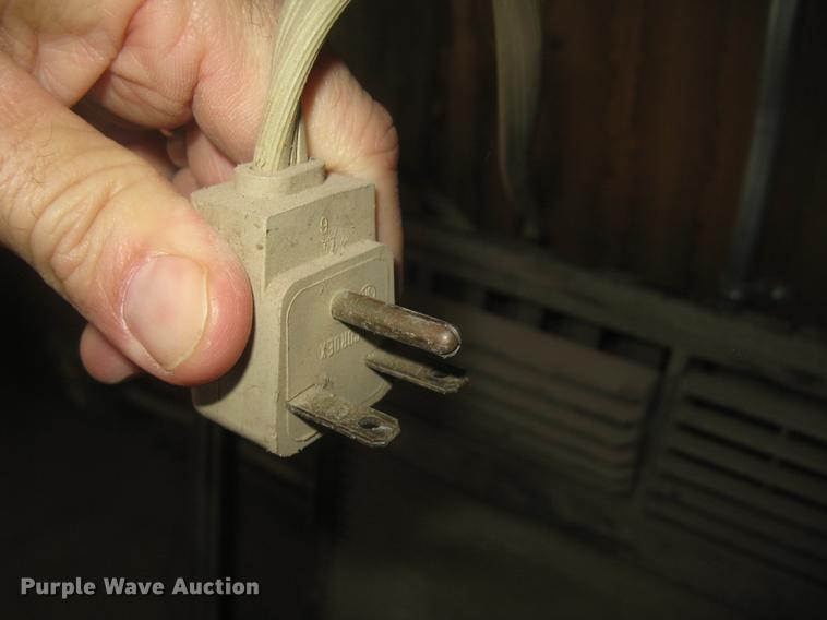 image for item DC2349 1983 Utility dry van jobsite trailer