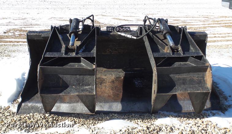 image for item DC5702 Skid steer grapple bucket