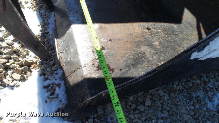 image for item DC5702 Skid steer grapple bucket