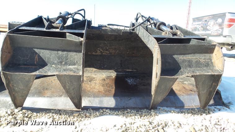 image for item DC5702 Skid steer grapple bucket
