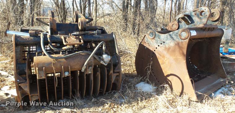 image for item DC5712 (2) Ozzies VRL-12 vibratory excavator buckets