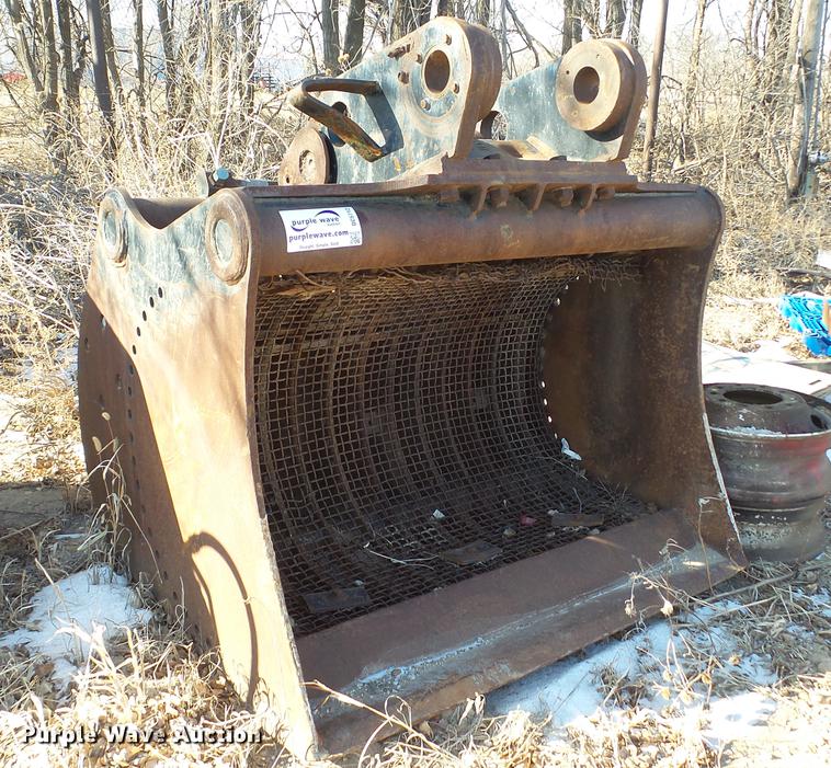 image for item DC5712 (2) Ozzies VRL-12 vibratory excavator buckets