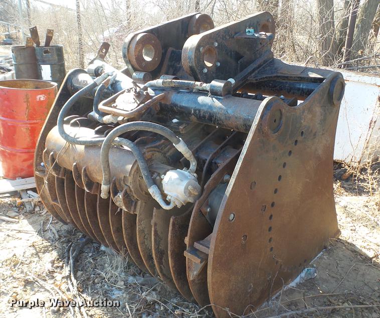 image for item DC5712 (2) Ozzies VRL-12 vibratory excavator buckets