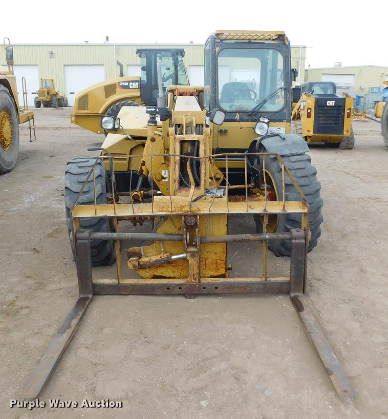 image for item DC8423 1996 Caterpillar TH82 telehandler