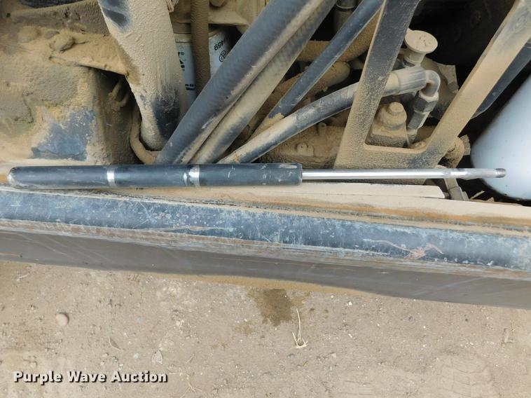 image for item DC8423 1996 Caterpillar TH82 telehandler