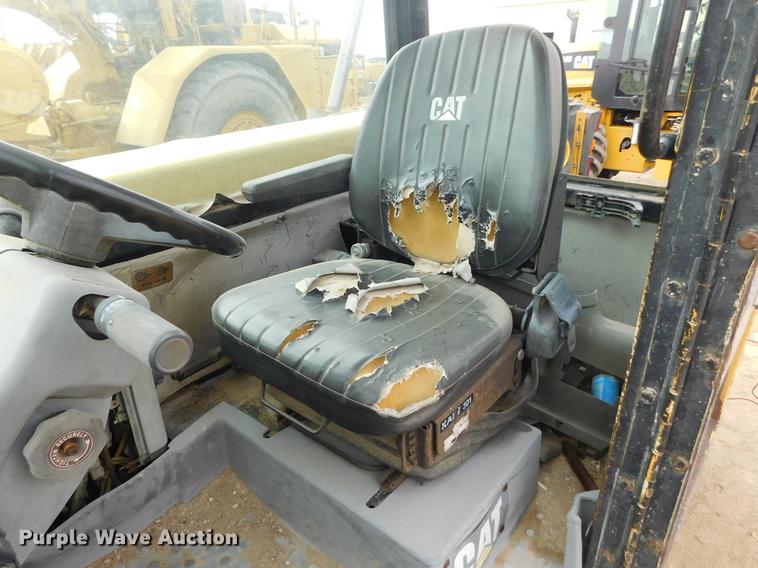 image for item DC8423 1996 Caterpillar TH82 telehandler