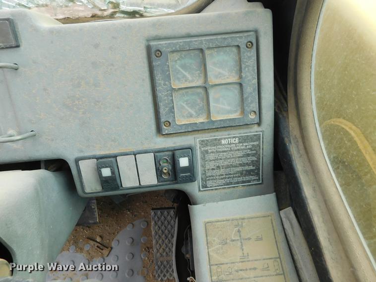 image for item DC8423 1996 Caterpillar TH82 telehandler