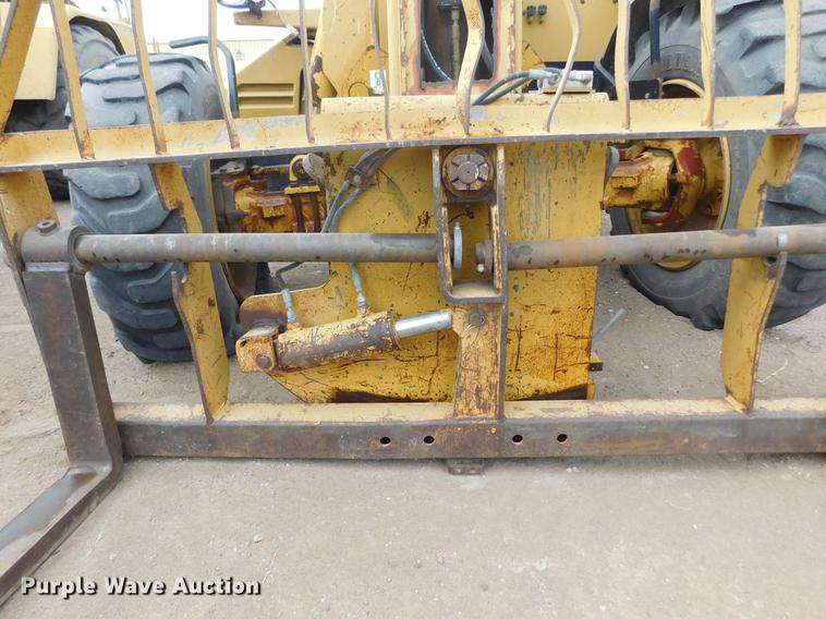image for item DC8423 1996 Caterpillar TH82 telehandler