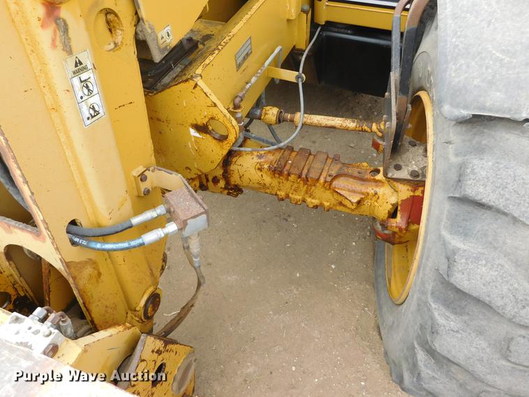 image for item DC8423 1996 Caterpillar TH82 telehandler