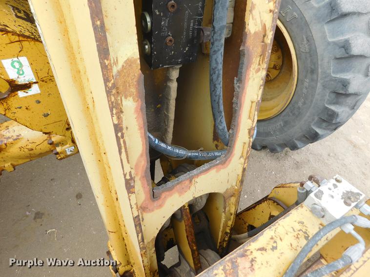 image for item DC8423 1996 Caterpillar TH82 telehandler