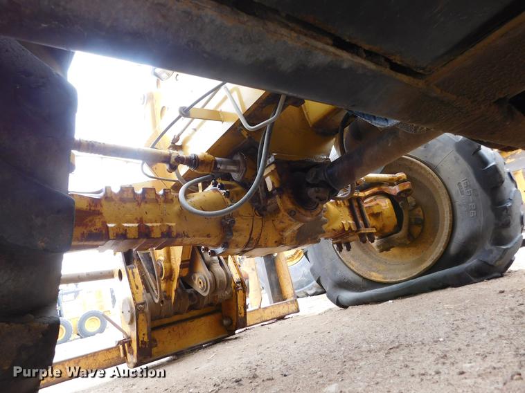 image for item DC8423 1996 Caterpillar TH82 telehandler