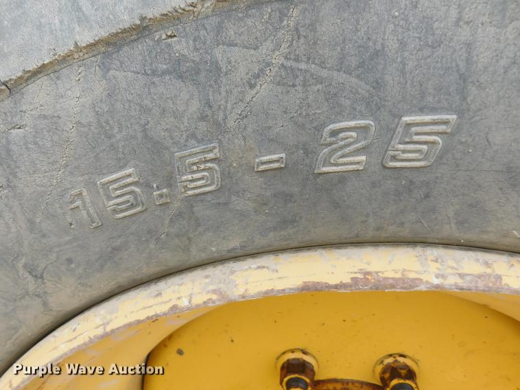 image for item DC8423 1996 Caterpillar TH82 telehandler