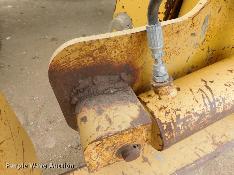 image for item DC8423 1996 Caterpillar TH82 telehandler