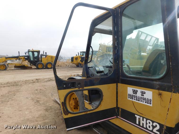 image for item DC8423 1996 Caterpillar TH82 telehandler