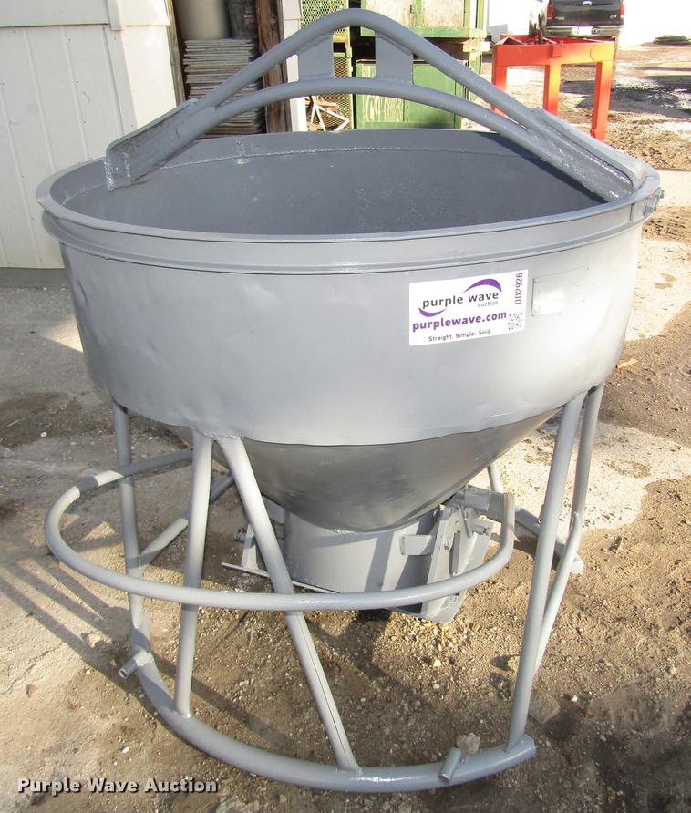 Concrete bucket in Lincoln, NE Item DD2926 sold Purple Wave