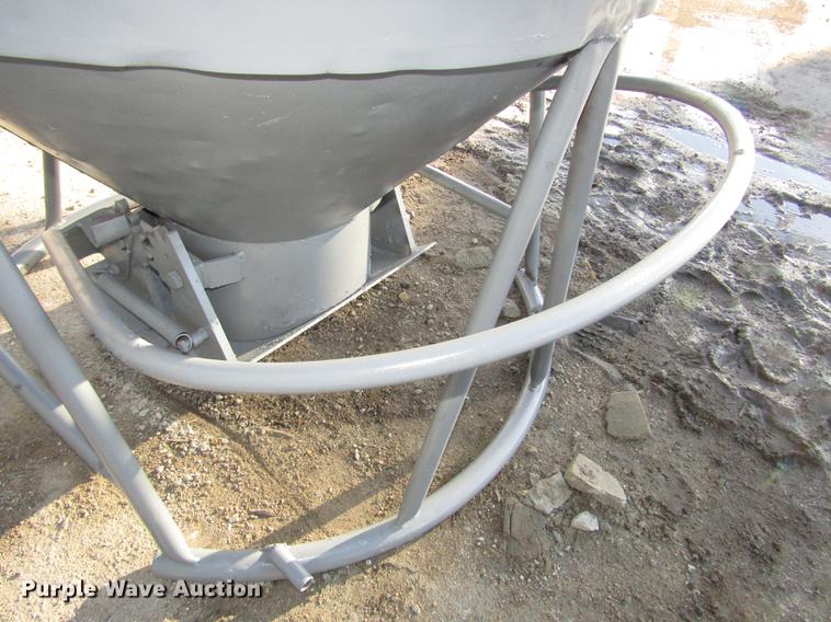 image for item DD2926 Concrete bucket