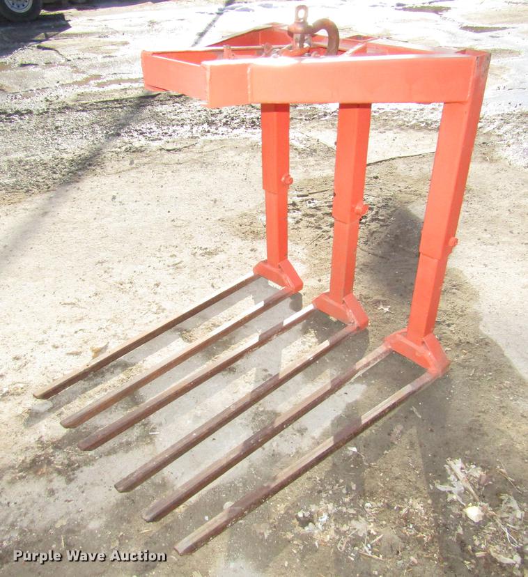 image for item DD2927 Crane brick forks