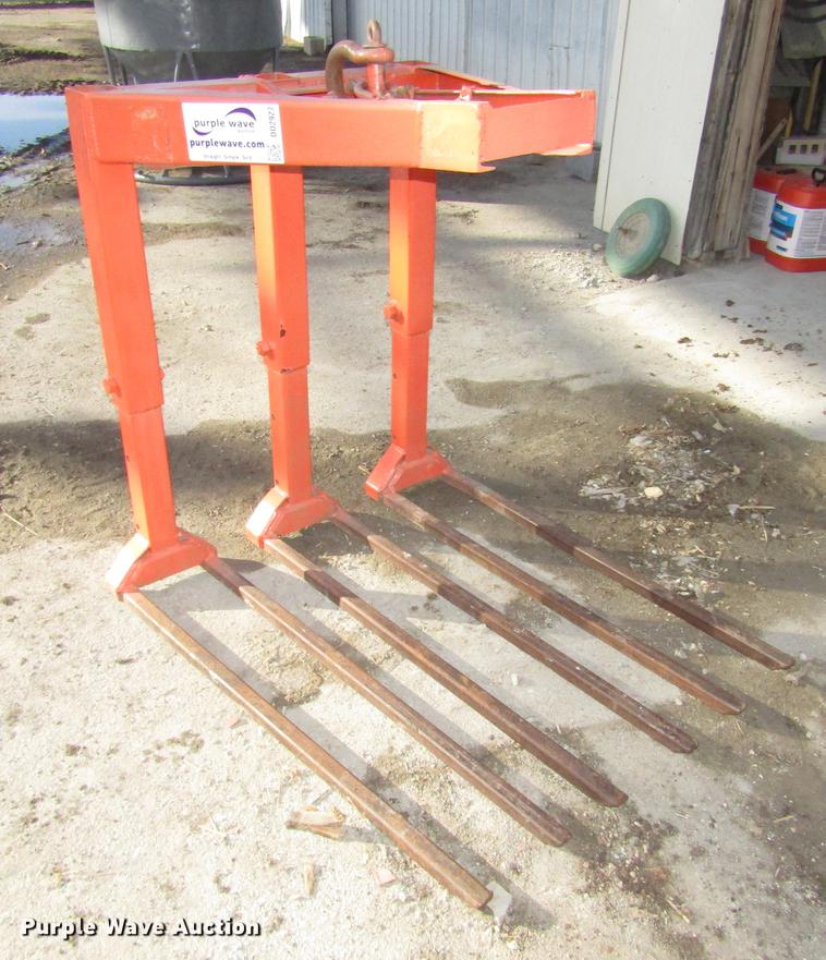 image for item DD2927 Crane brick forks
