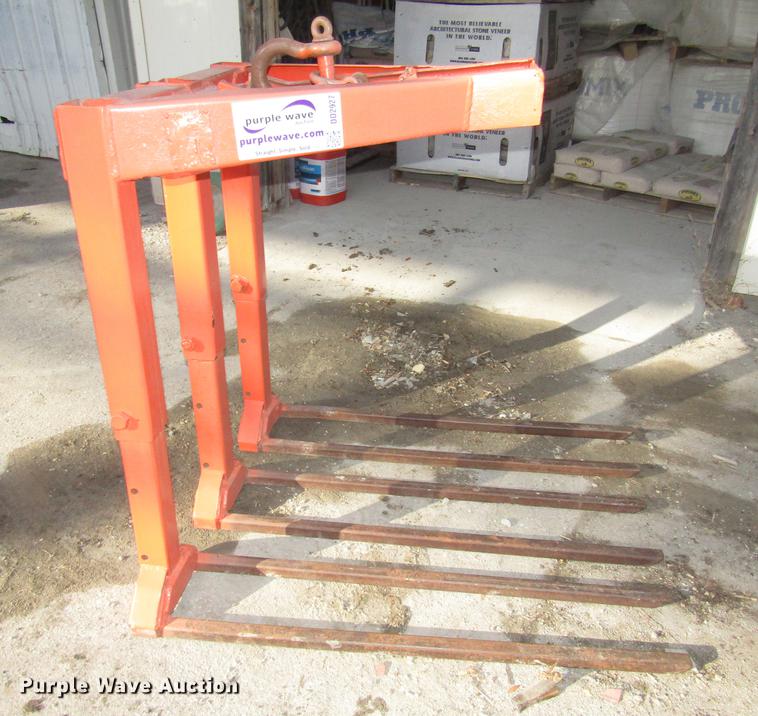 image for item DD2927 Crane brick forks