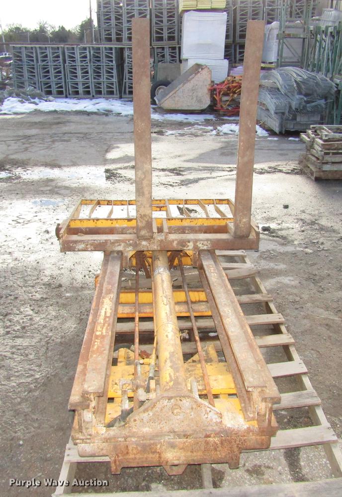 image for item DD2928 Forklift mast