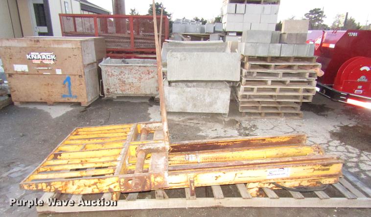 image for item DD2928 Forklift mast