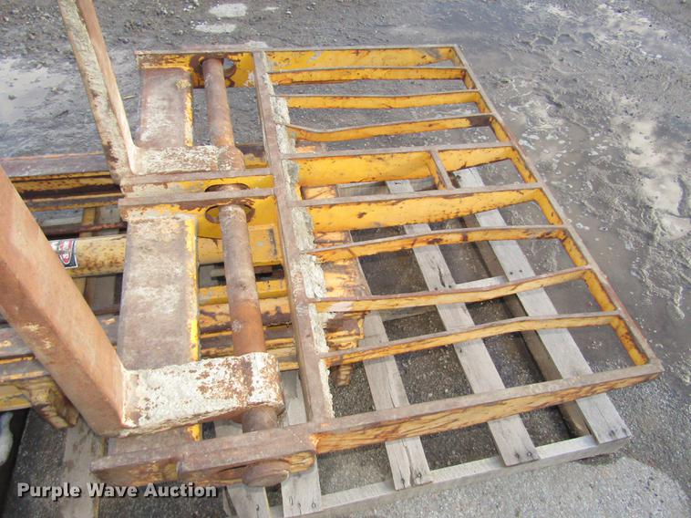 image for item DD2928 Forklift mast