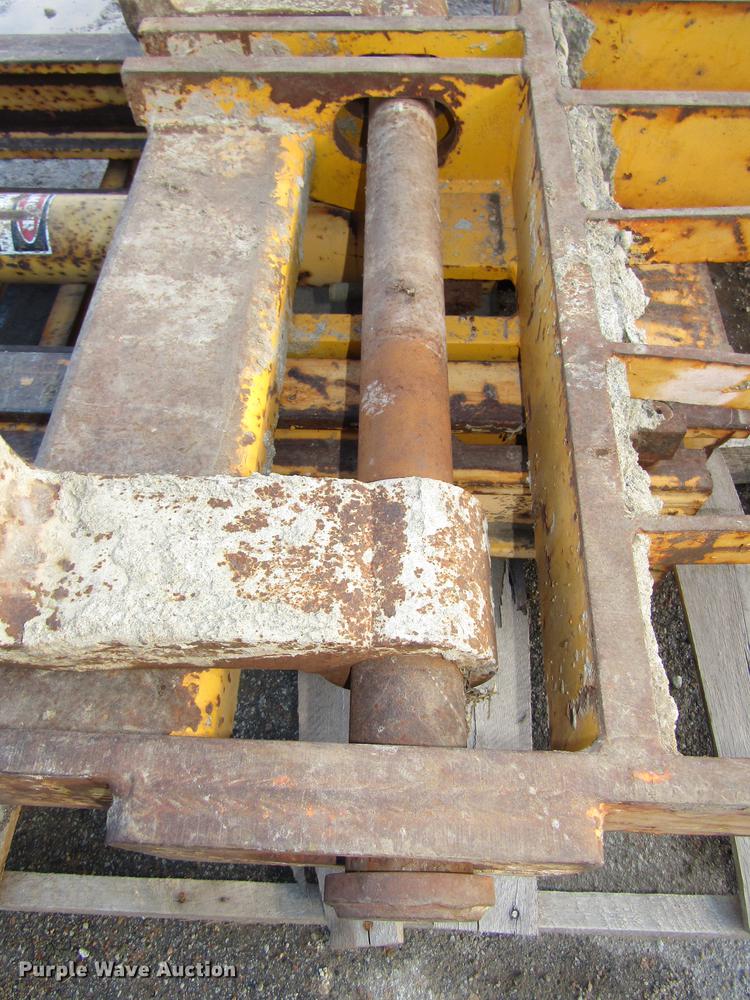 image for item DD2928 Forklift mast