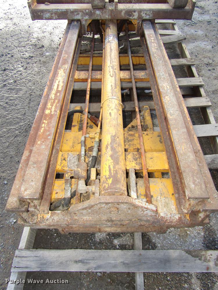 image for item DD2928 Forklift mast