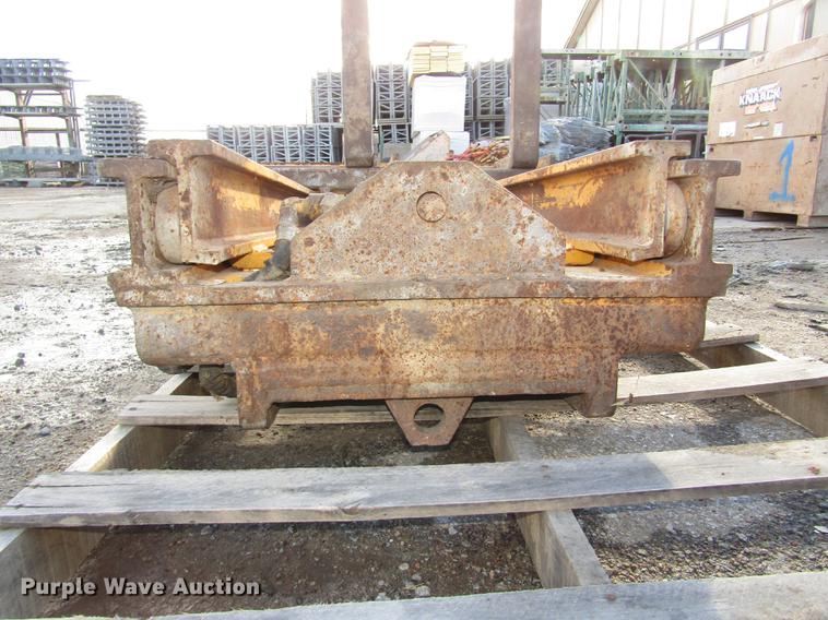 image for item DD2928 Forklift mast