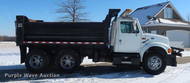 image for item DD9083 2000 International 4900 dump truck