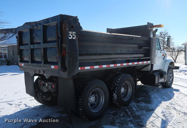 image for item DD9083 2000 International 4900 dump truck