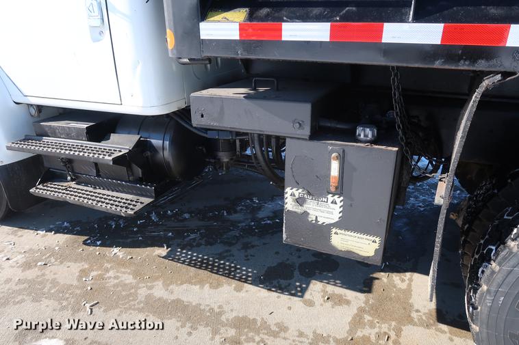 image for item DD9083 2000 International 4900 dump truck