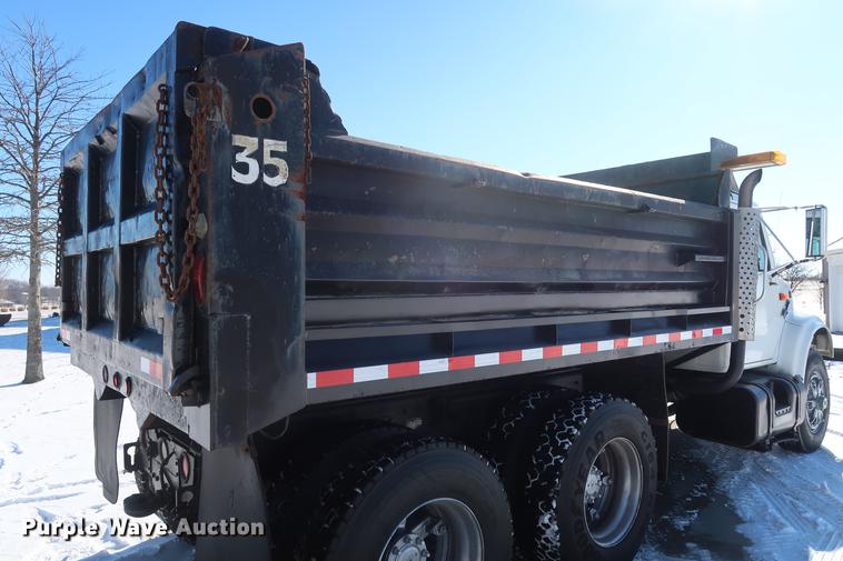 image for item DD9083 2000 International 4900 dump truck