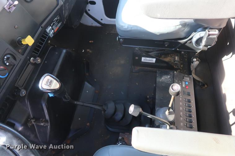 image for item DD9083 2000 International 4900 dump truck