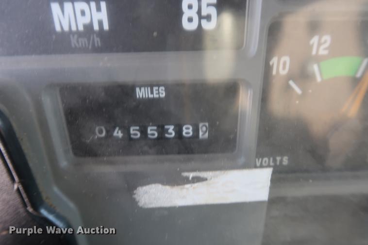 image for item DD9083 2000 International 4900 dump truck