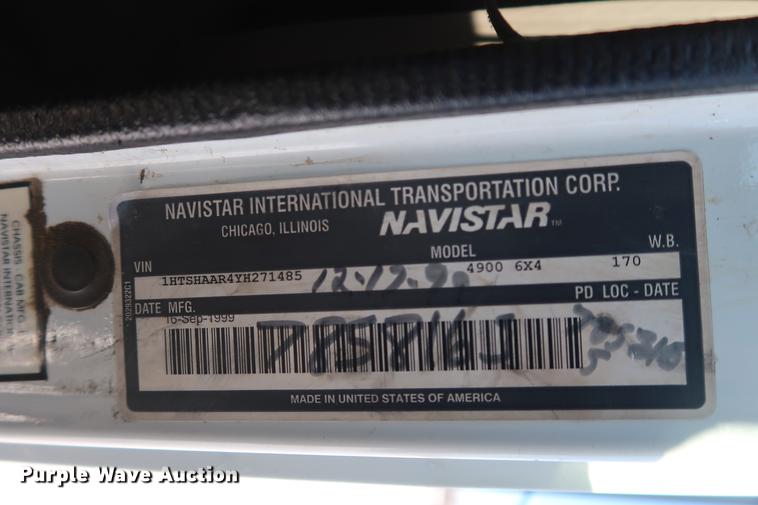 image for item DD9083 2000 International 4900 dump truck