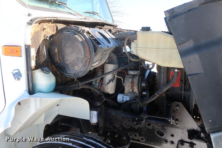 image for item DD9083 2000 International 4900 dump truck