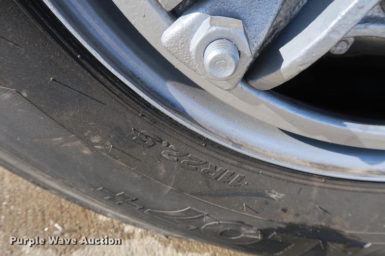 image for item DD9083 2000 International 4900 dump truck