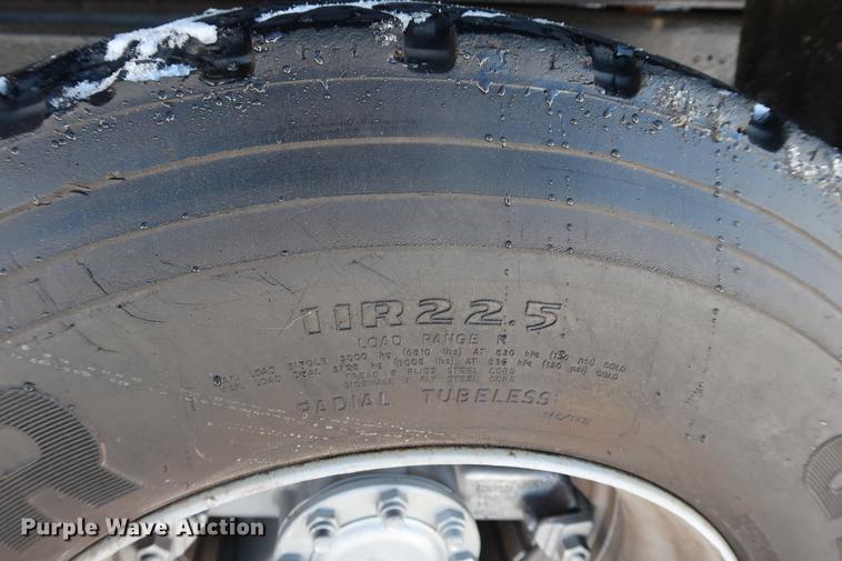 image for item DD9083 2000 International 4900 dump truck