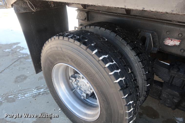 image for item DD9083 2000 International 4900 dump truck